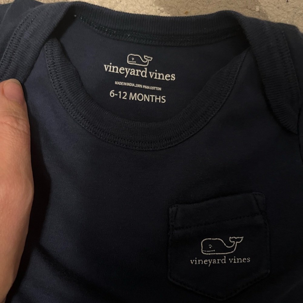 Vineyard Vines Navy 6-12 Months Baby Infant Graphic Logo Pocket Onesie Bodysuit - Picture 4 of 7